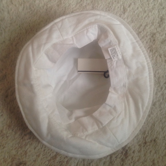 VINTAGE Y2K Embroidered Butterfly White Bucket Hat - Picture 2 of 2